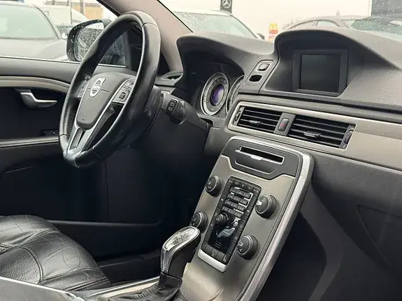 Volvo V70 2013 photo 3