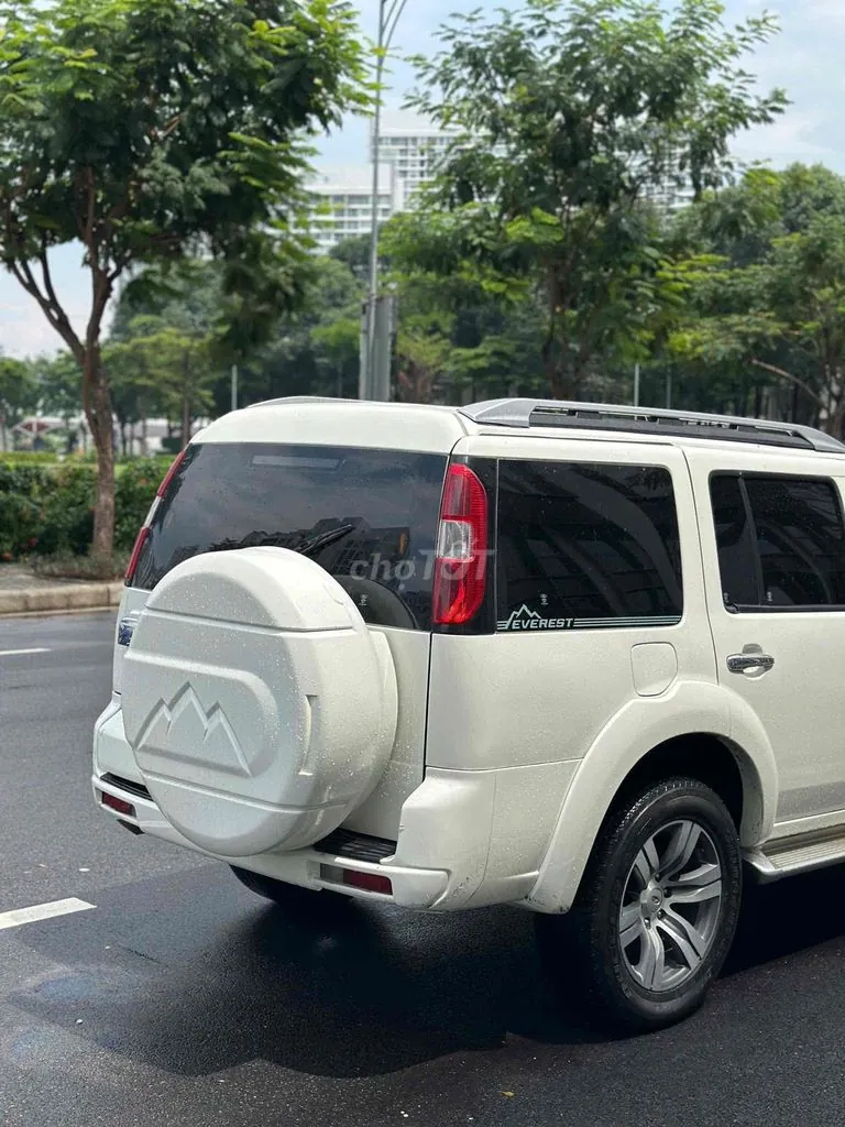 Ford Everest 2011 photo 3