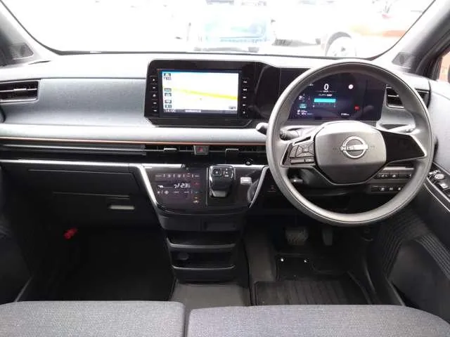 Nissan Sunny 2024 photo 4