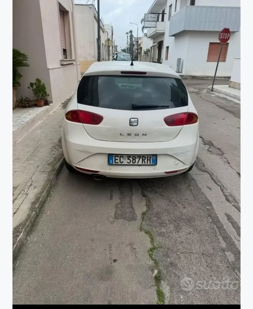 Seat Leon 2010 photo 3