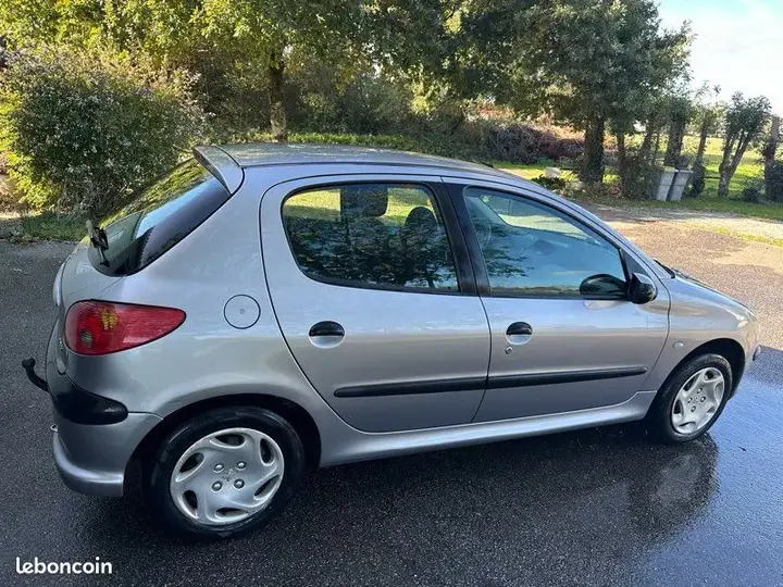 Peugeot 206