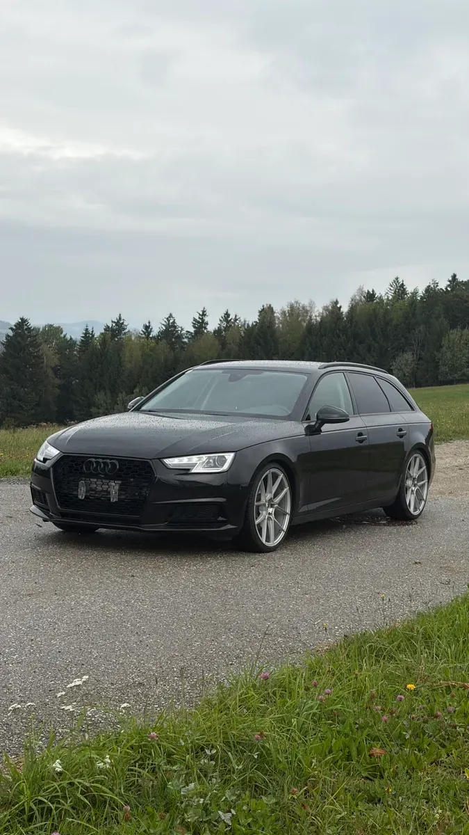 Audi A4 2018 photo 2