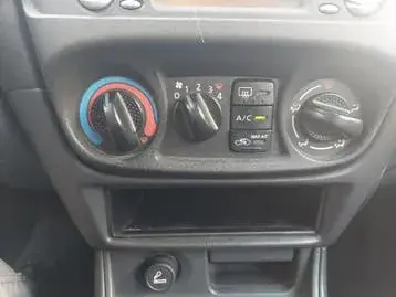 Nissan Almera 2006 photo 2