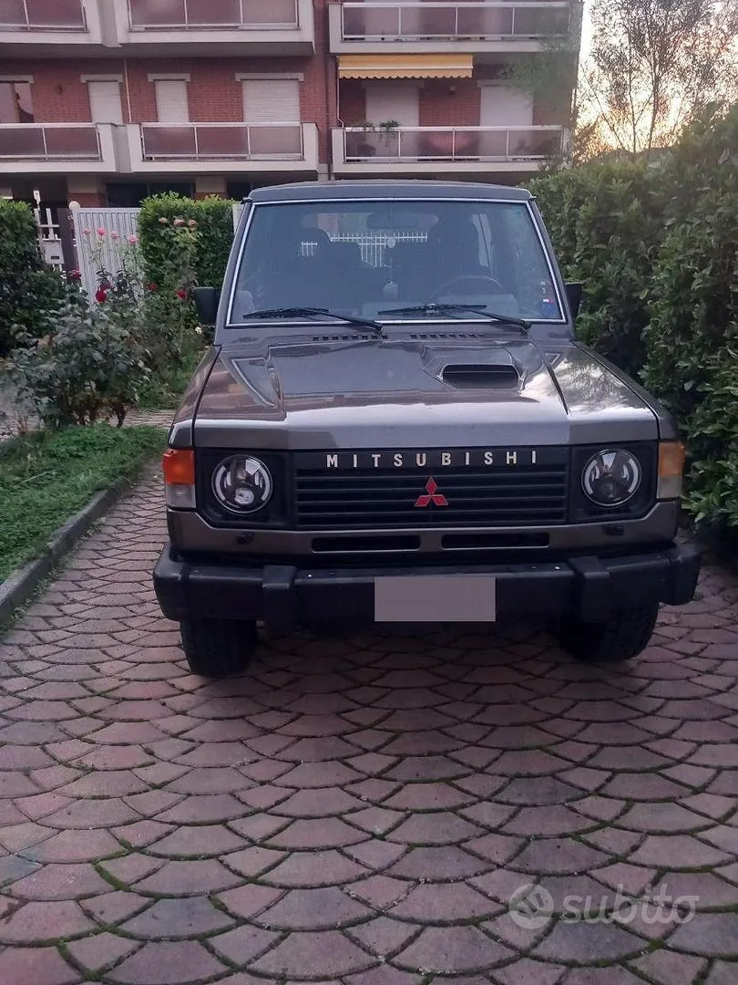 Mitsubishi Pajero 1989 photo 2