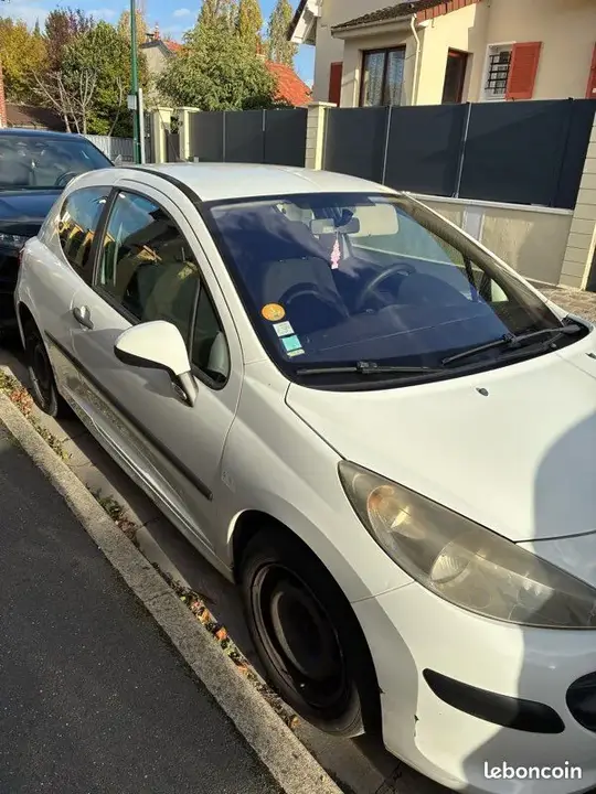 Peugeot 207 2007 photo 3