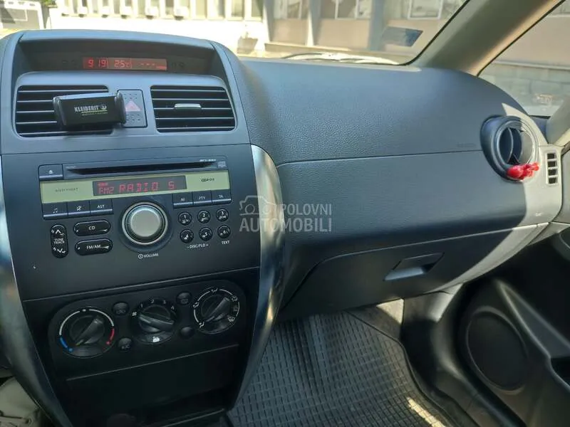 Suzuki Sx4 2010 photo 5