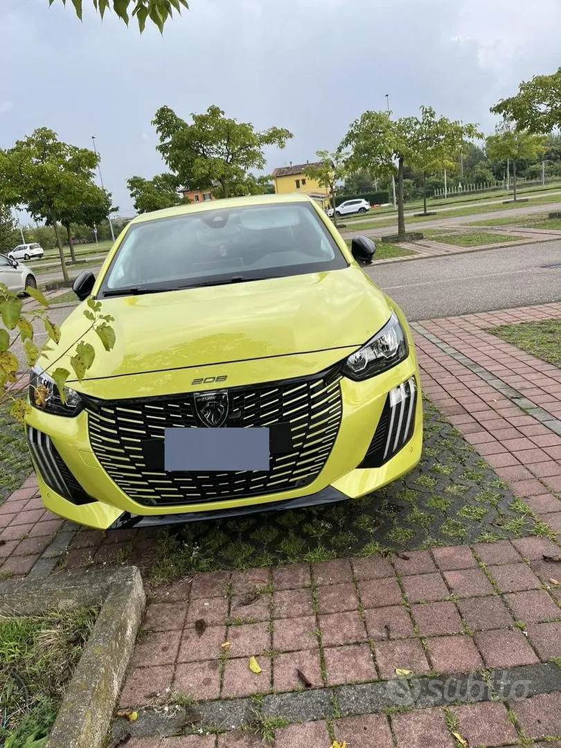 Peugeot 208