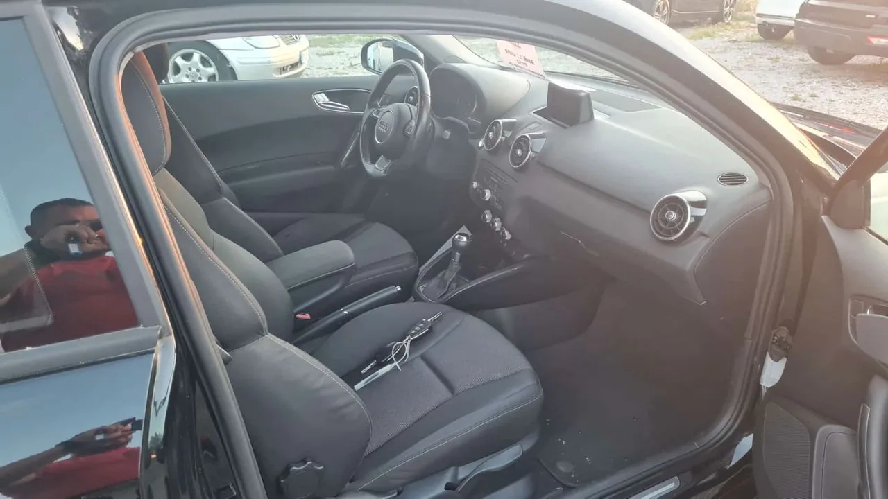 Audi A1 2012 photo 3