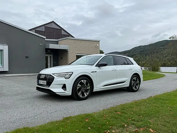 Audi E-Tron 2021 photo 2