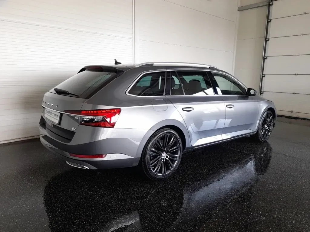 Skoda Superb 2023 photo 2