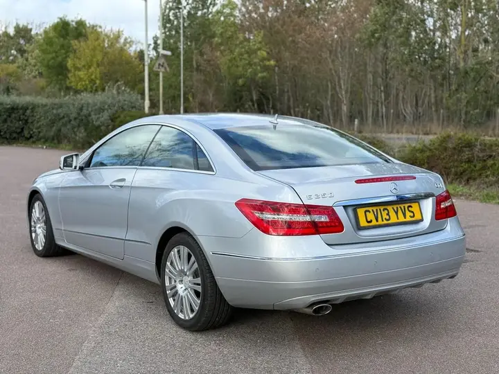 Mercedes-Benz E-Class 2013 photo 4