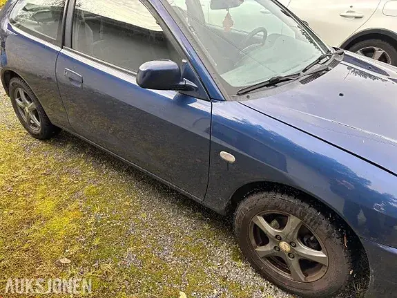 Mitsubishi Colt 2001 photo 4