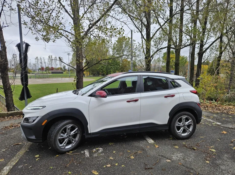 Hyundai Kona 2023 photo 2