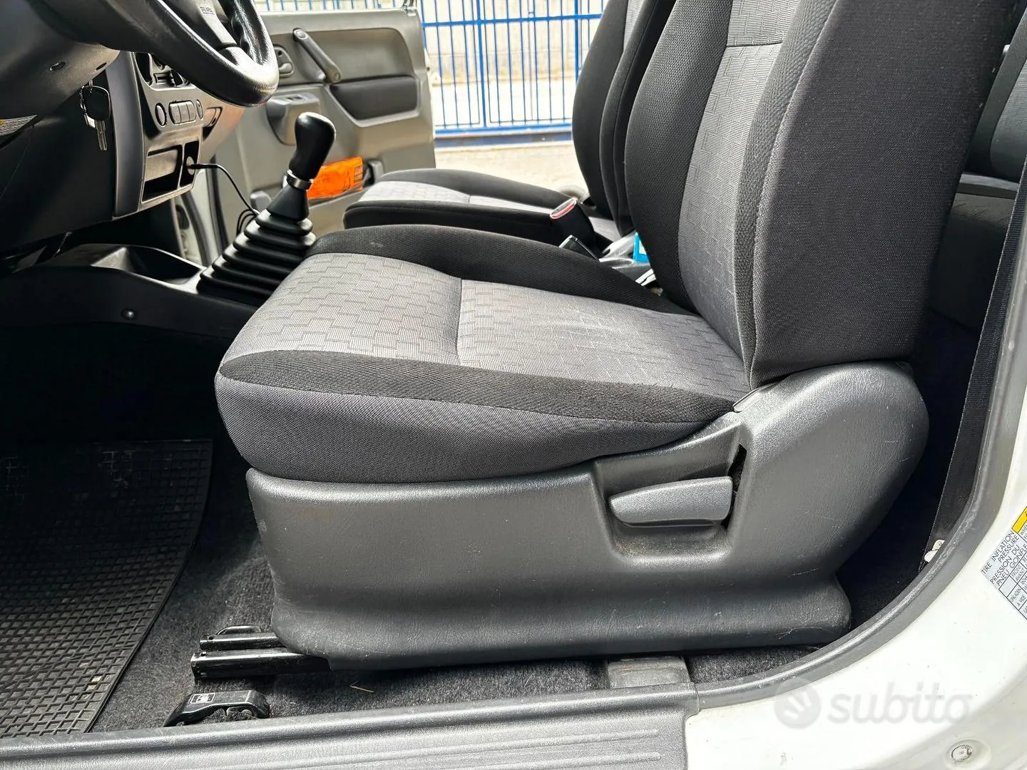 Suzuki Jimny 2010 photo 3