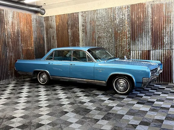 Oldsmobile Ninety-Eight 1963 photo 3