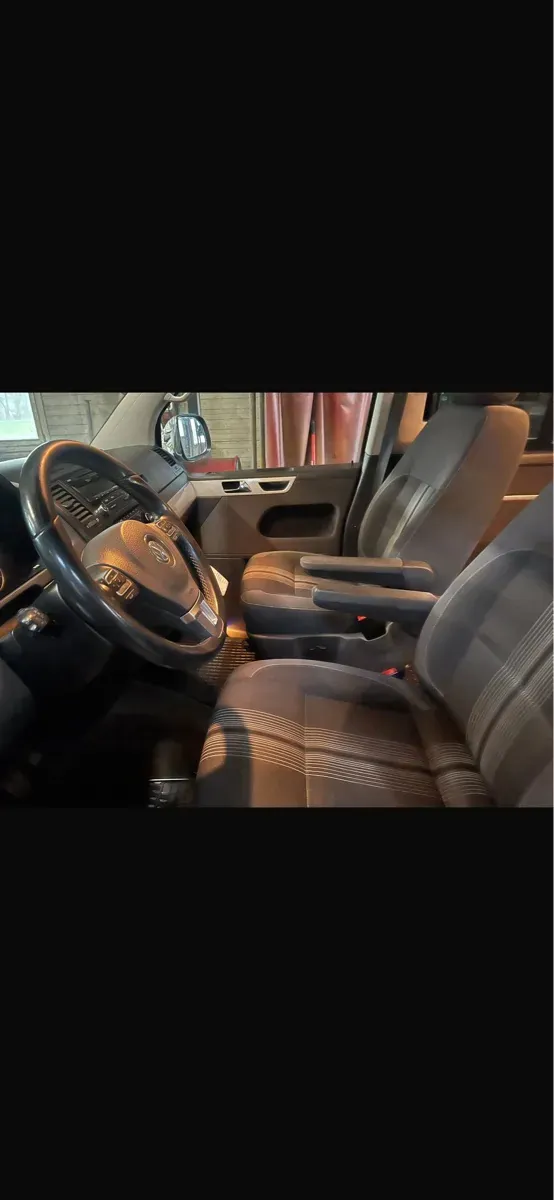 Volkswagen T5 2012 photo 3
