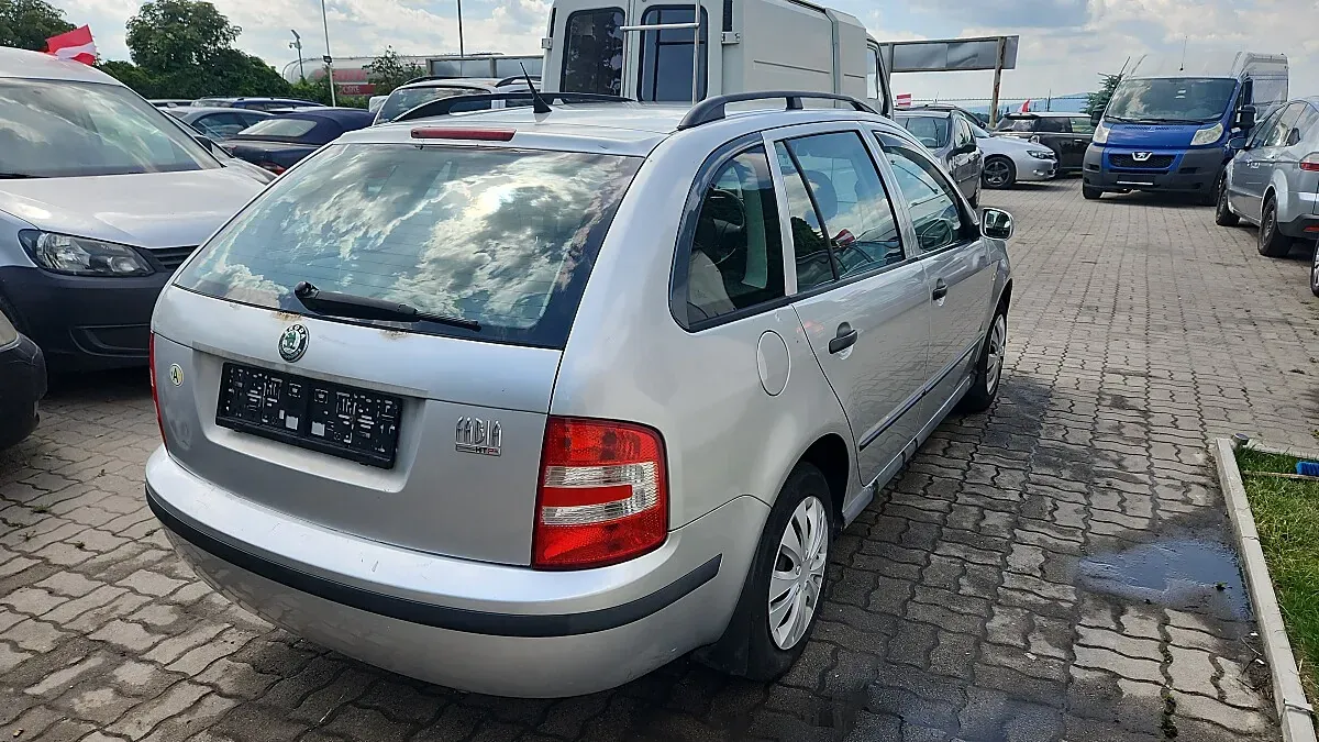 Skoda Fabia 2005 photo 3