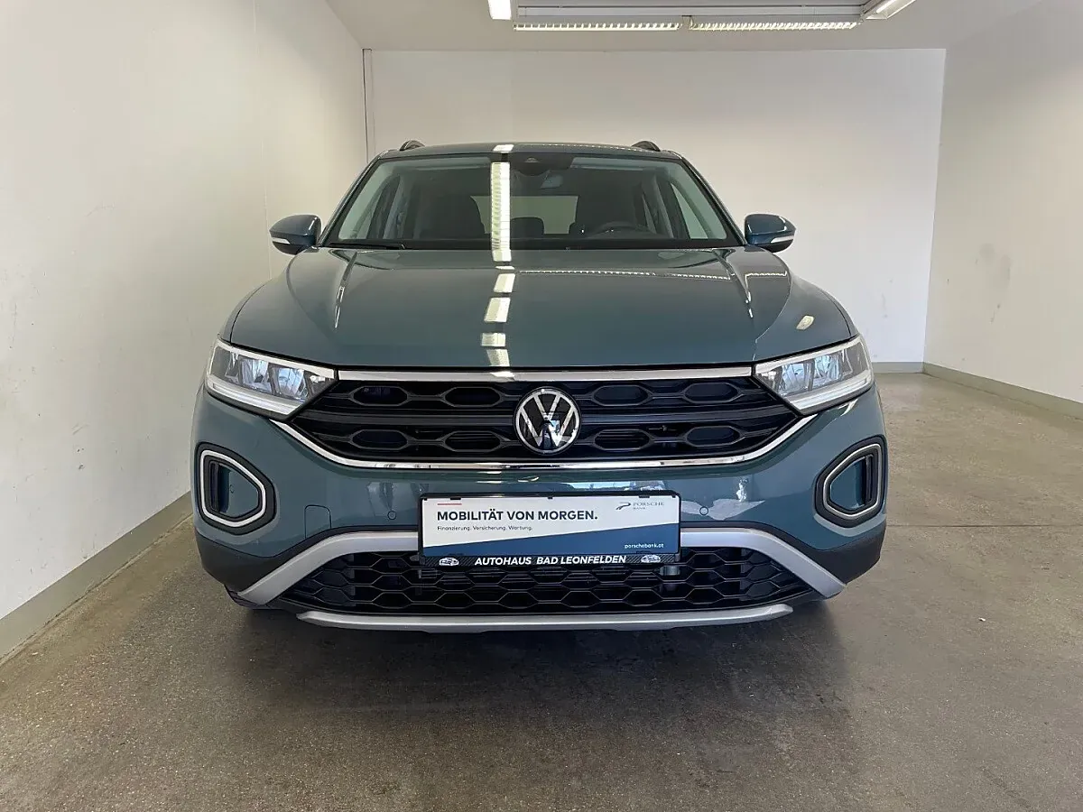 Volkswagen T-Roc 2024 photo 2