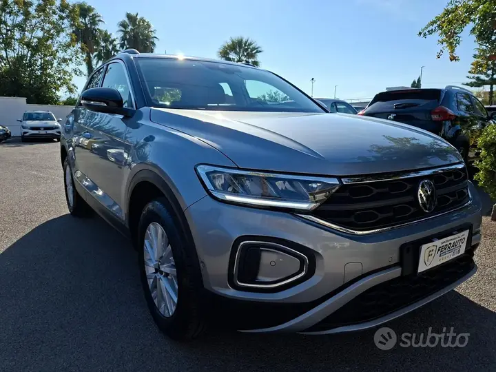 Volkswagen T-Roc 2022 photo 2