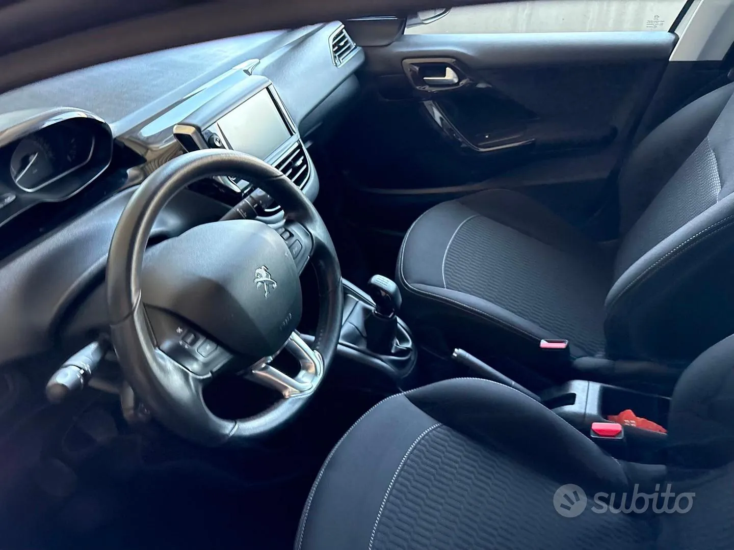 Peugeot 208 2020 photo 5