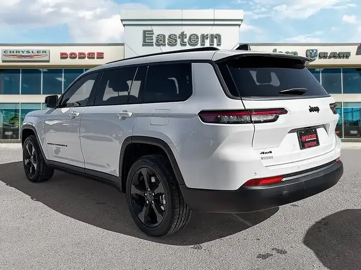 Jeep Grand Cherokee L 2026 photo 3