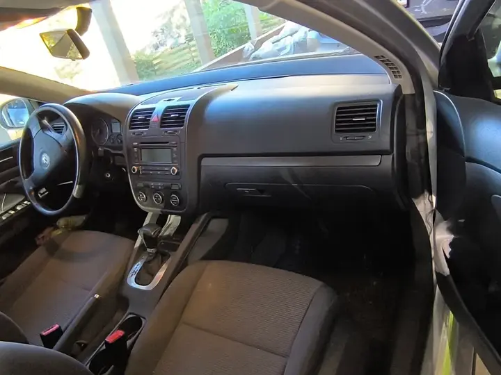 Volkswagen Jetta 2005 photo 2