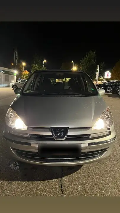 Peugeot 807