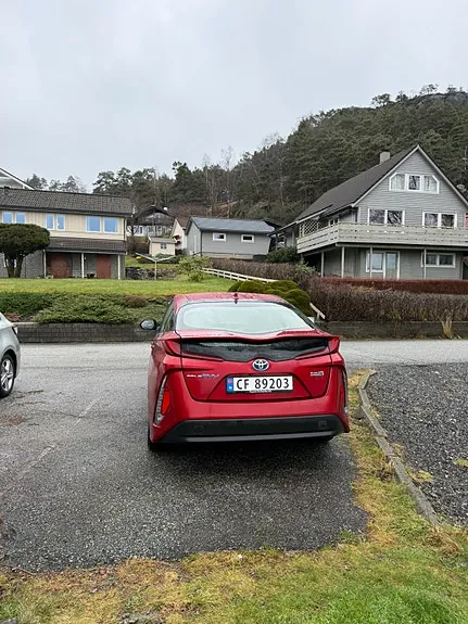Toyota Prius Plug-In Hybrid 2017 photo 5