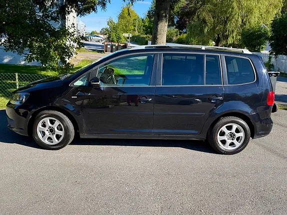 Volkswagen Touran 2013 photo 2