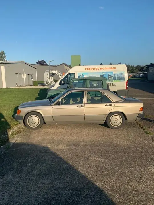 Mercedes-Benz 190