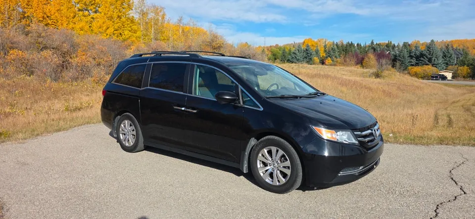 Honda Odyssey 2015 photo 2