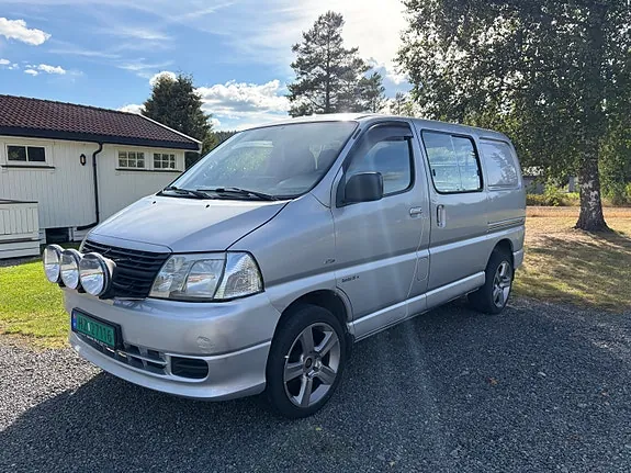 Toyota Hiace 2008 photo 3