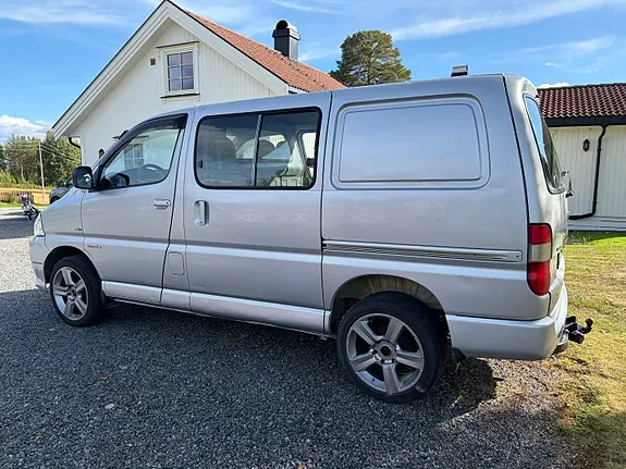 Toyota Hiace 2008 photo 4