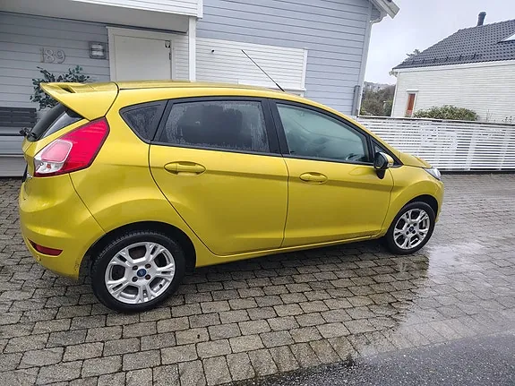 Ford Fiesta 2014 photo 2