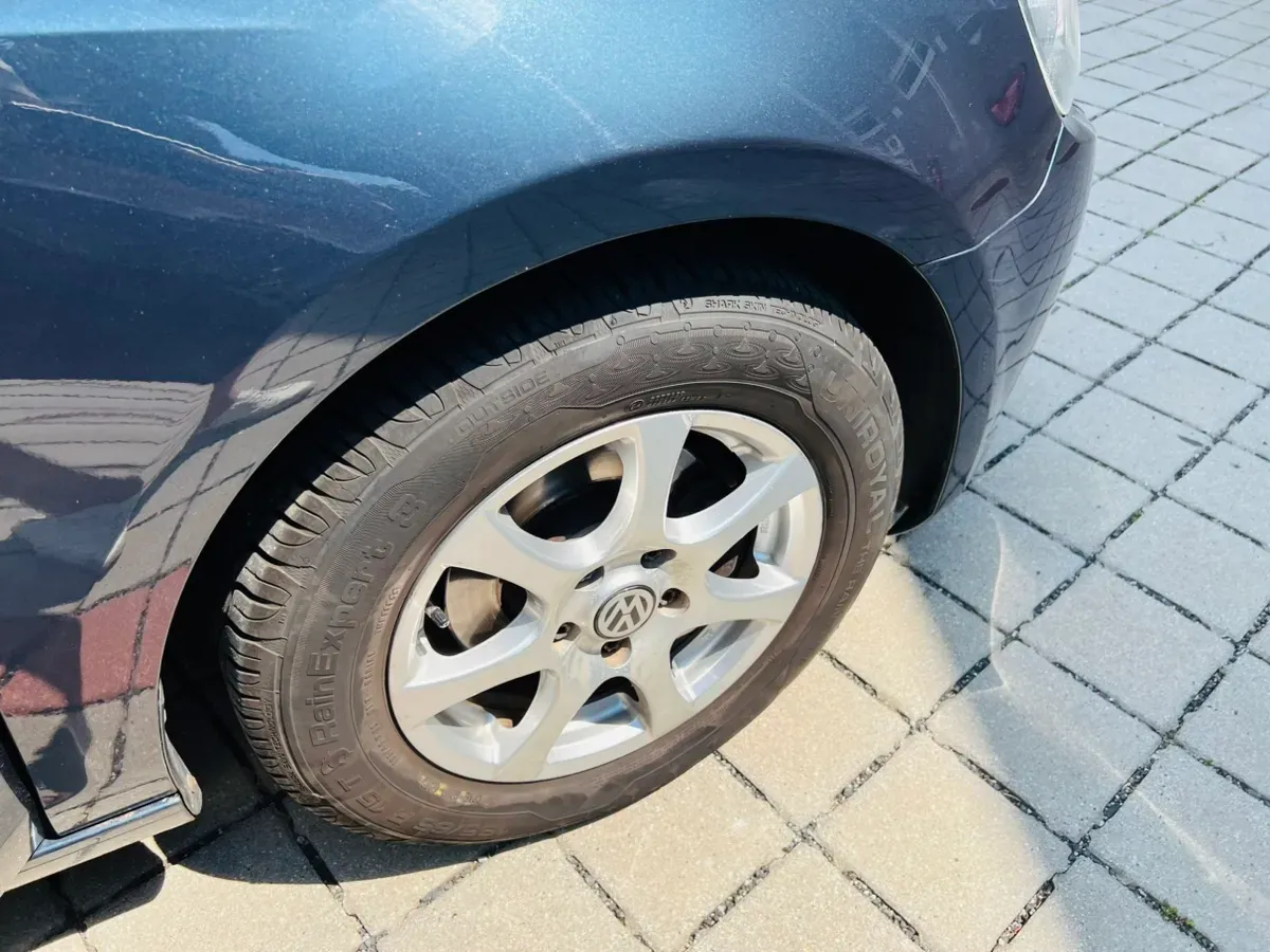 Volkswagen Golf 2010 photo 3