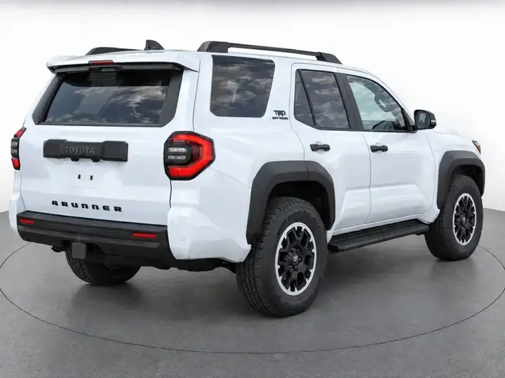 Toyota 4Runner 2026 photo 4