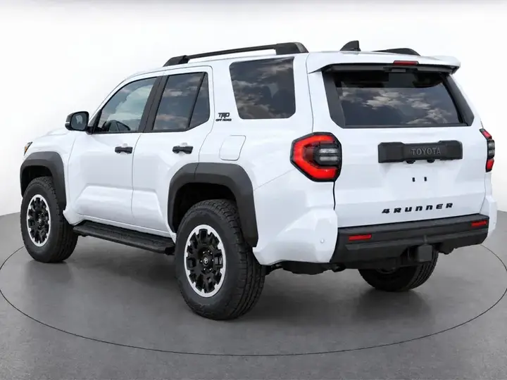 Toyota 4Runner 2026 photo 3