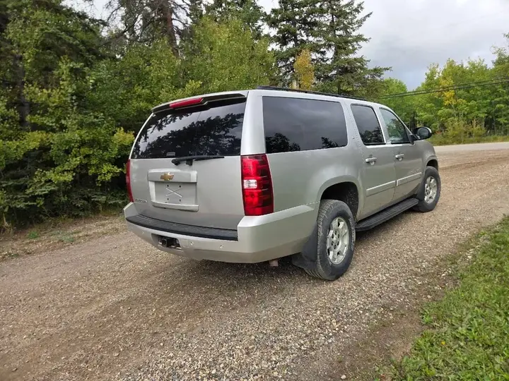 Chevrolet Suburban 2007 photo 4