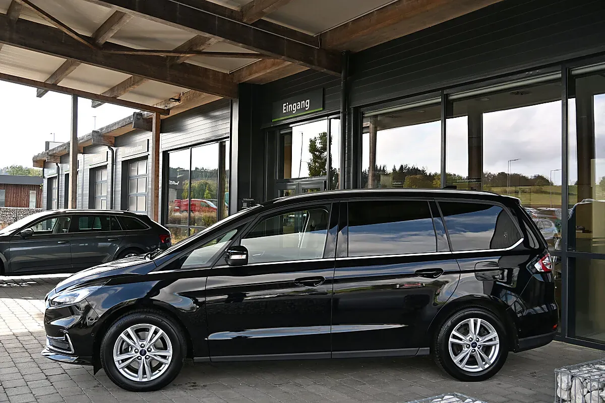 Ford Galaxy 2023 photo 2