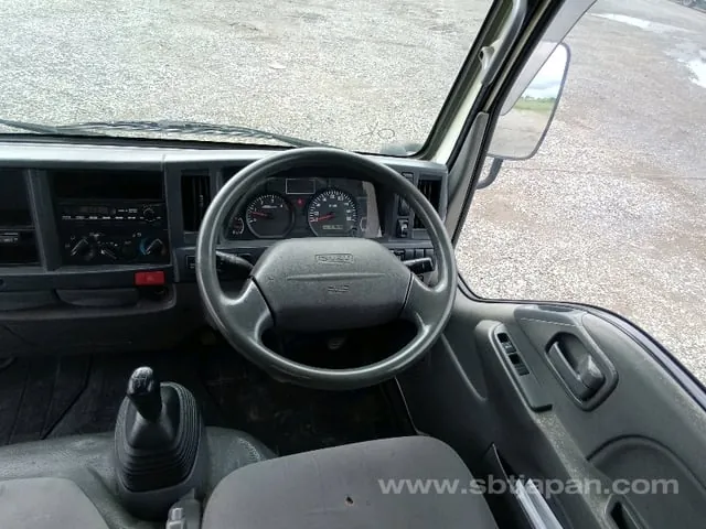 Isuzu Elf 2012 photo 5