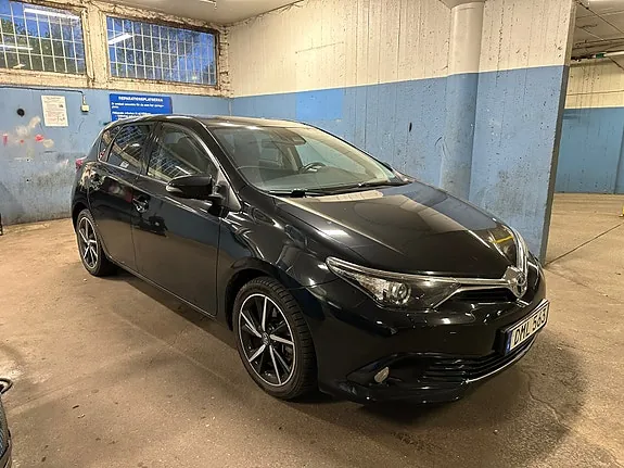 Toyota Auris 2018 photo 2