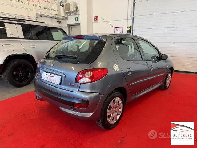 Peugeot 206 2009 photo 4