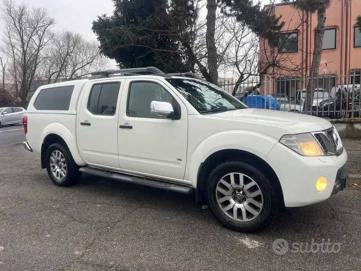 Nissan Navara 2012 photo 3