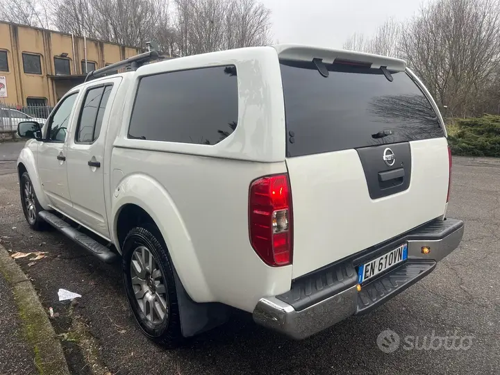Nissan Navara 2012 photo 4