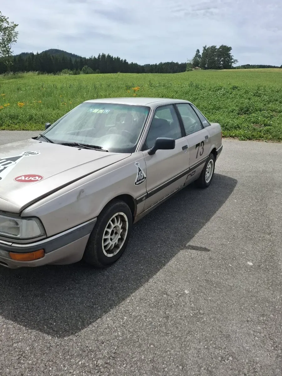 Audi 90 1987 photo 2