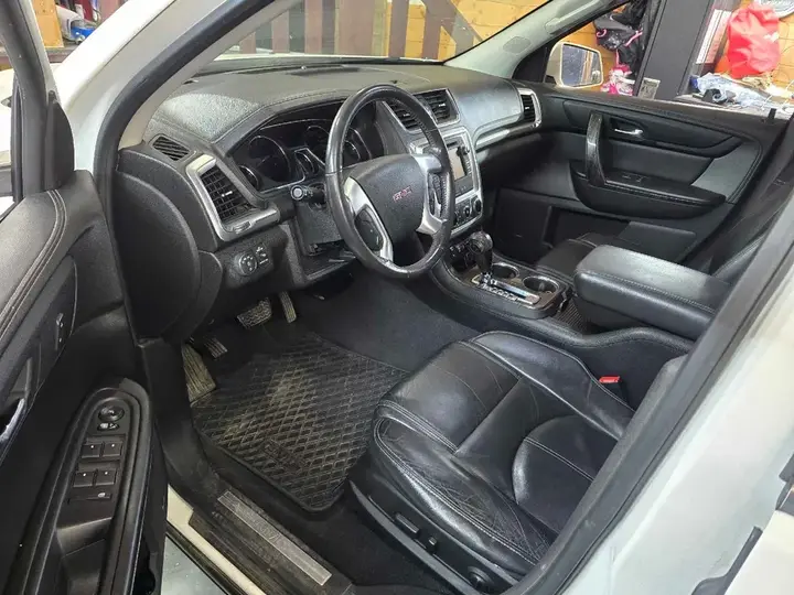 GMC Acadia 2015 photo 5