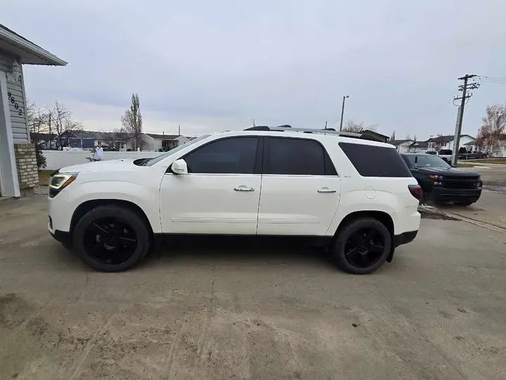 GMC Acadia 2015 photo 2