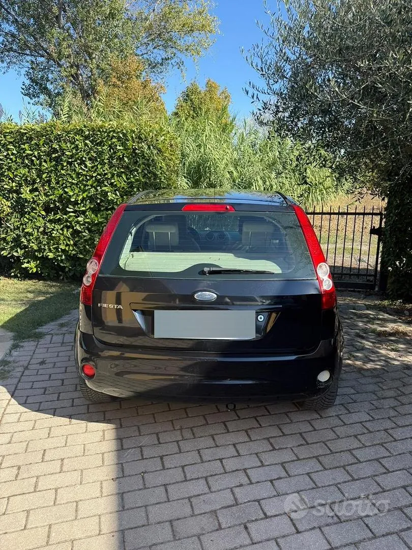 Ford Fiesta 2007 photo 2