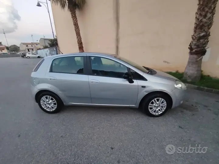 Fiat Grande Punto 2006 photo 4