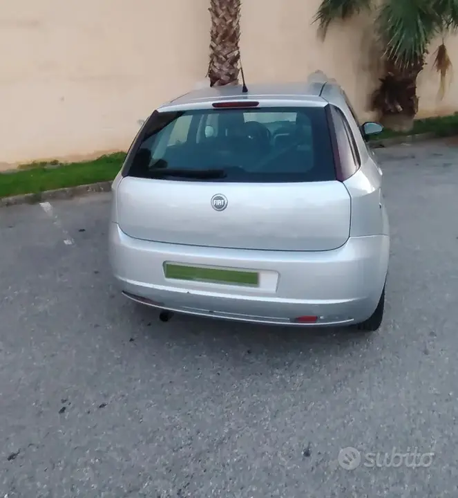 Fiat Grande Punto 2006 photo 2